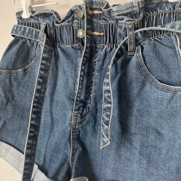 Size M elastic paperbag high waist cuffed hem denim shorts - Picture 4 of 5